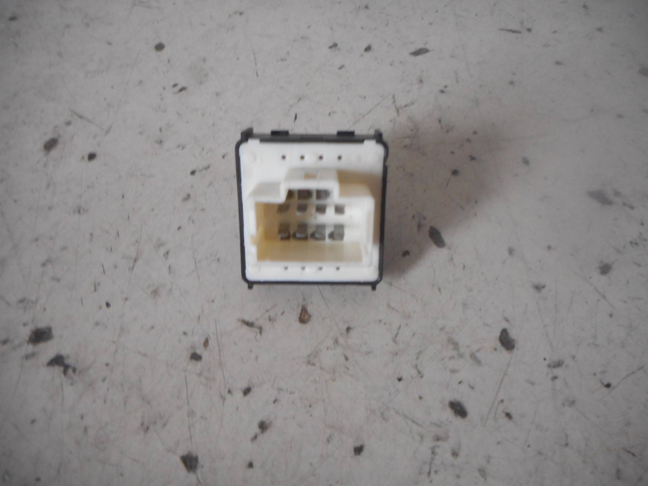 Interruttore alzacristalli porta ant.